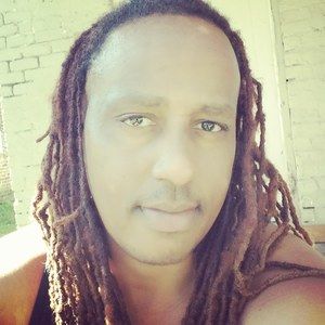 Meet your Posher, Derrick